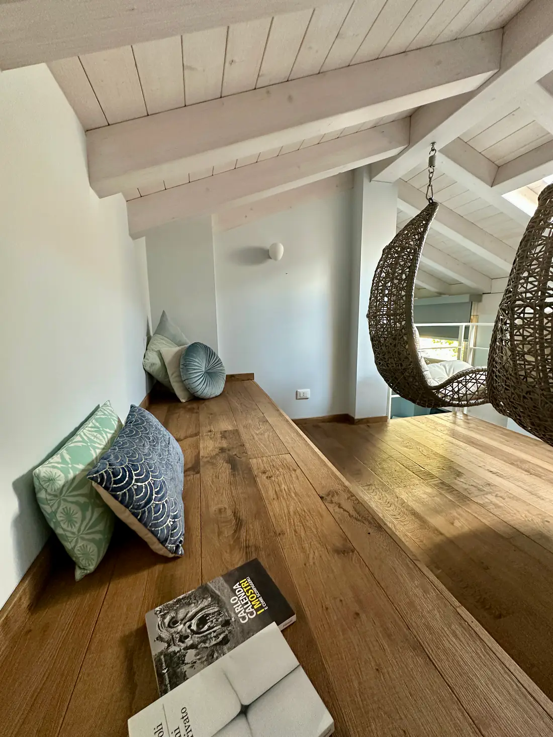 Suite Aqua – Angolo lettura nel soppalco